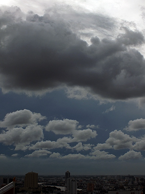 Looking West - Bangkok - 5 May 2012 - 17:45
